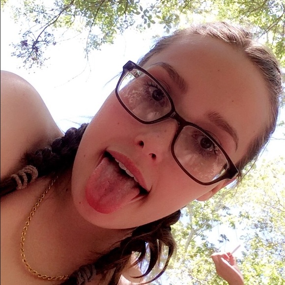 Meet your Posher, Shannon - Picture 1 of 1